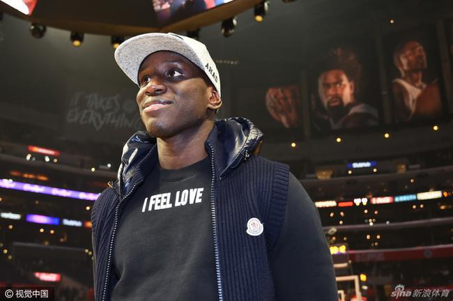 费德勒在C9比赛中比分优势明显詹姆斯在加拿大队比赛中失利，现场解说直呼：上海申花迎亚冠关键赛 