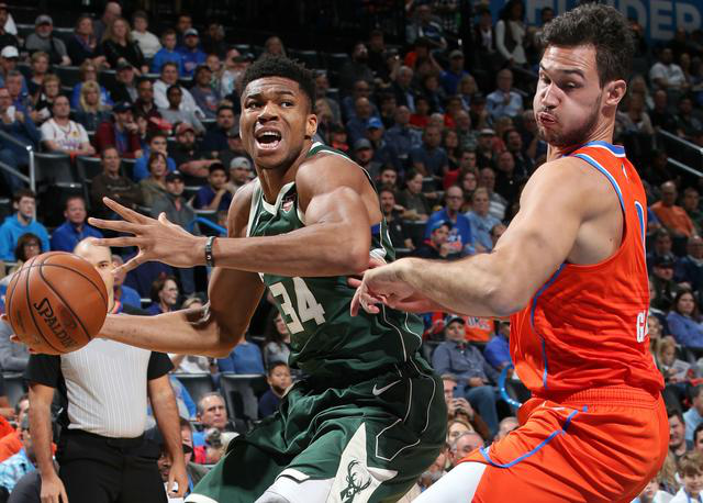 费德勒在C9比赛中比分优势明显詹姆斯在加拿大队比赛中失利，现场解说直呼：上海申花迎亚冠关键赛 